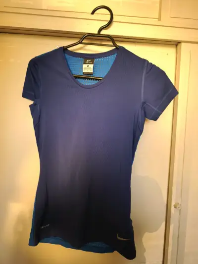 Polera deportiva Nike Dri-FIT azul - miniatura 1