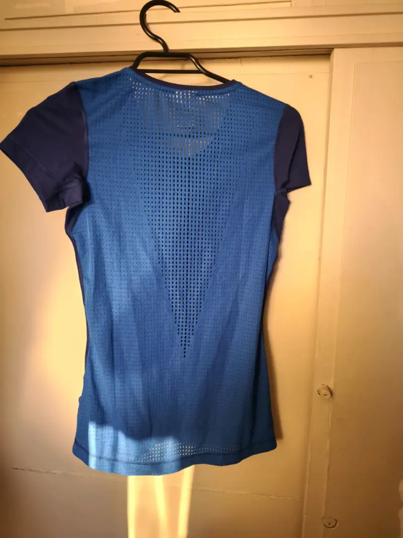 Polera deportiva Nike Dri-FIT azul - 2