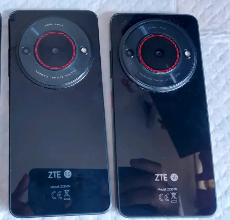 Smartphone ZTE 5G modelo Z2357N - 1