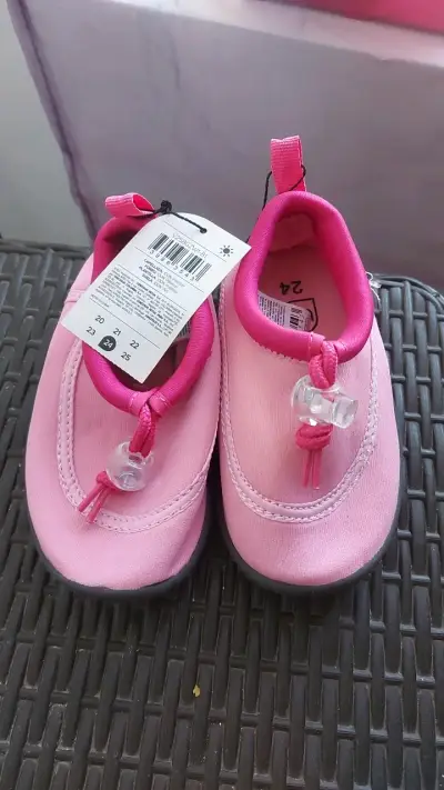 Zapatillas de agua rosadas para niña talla 24 - miniatura 1