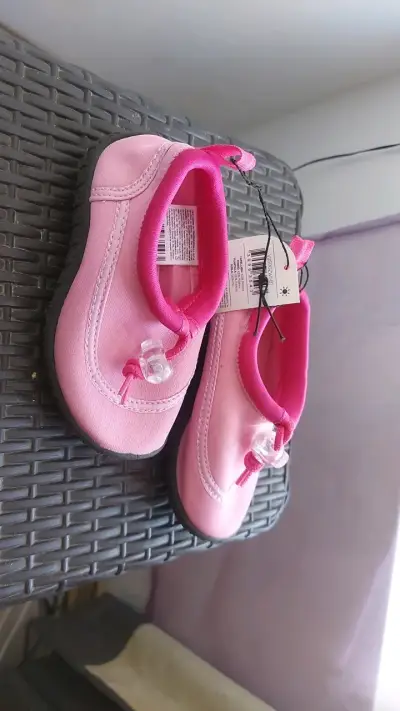 Zapatillas de agua rosadas para niña talla 24 - miniatura 2