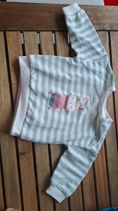 Polerón infantil rayado con diseño de conejo - miniatura 1
