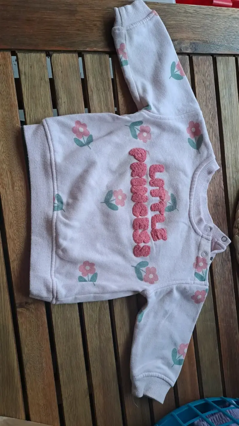 Polerón infantil rayado con diseño de conejo - 3