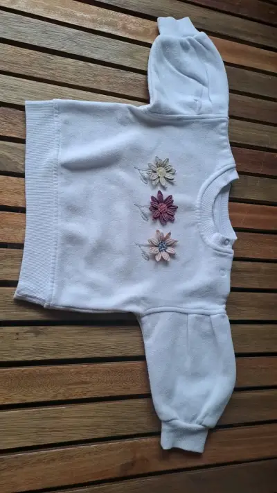 Polerón infantil rayado con diseño de conejo - miniatura 5