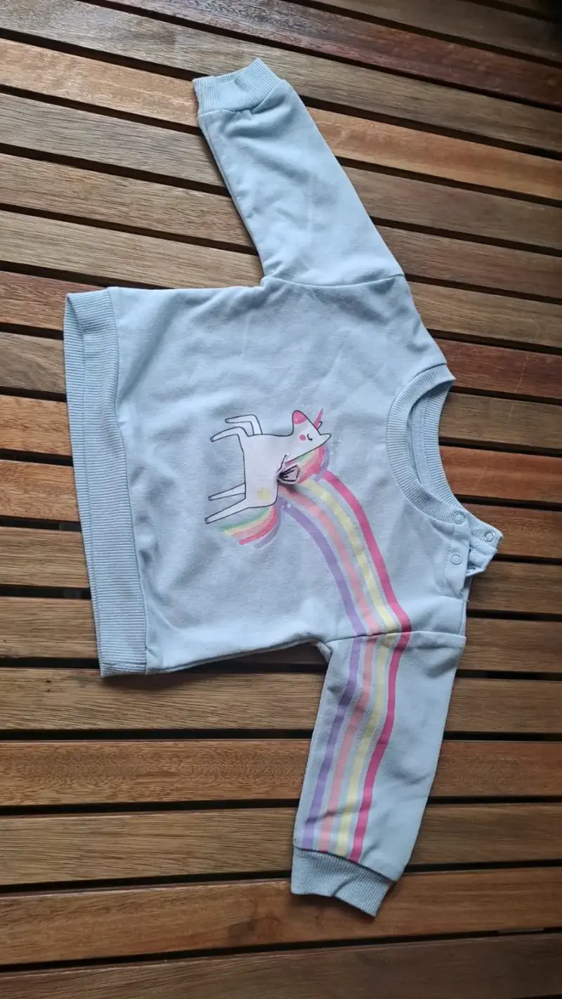 Polerón infantil rayado con diseño de conejo - 6