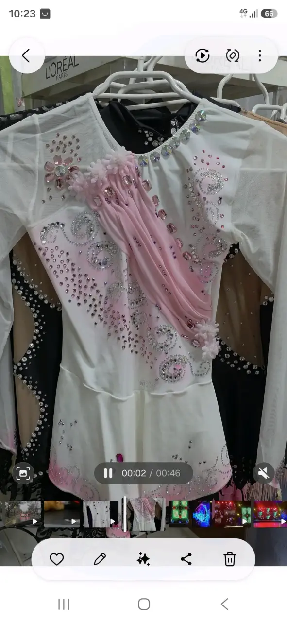 Vestido de patinaje artístico con pedrería - 1