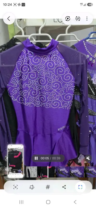 Vestido de patinaje artístico morado con cristales - miniatura 1