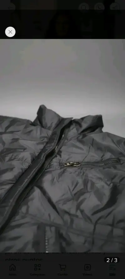 Parka negra acolchada con cierre - miniatura 3