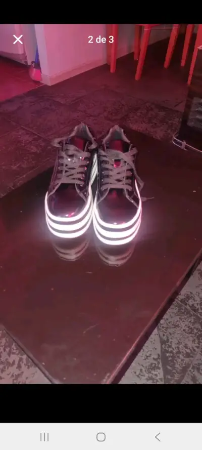 Zapatillas negras con plataforma marca todo piel - miniatura 2