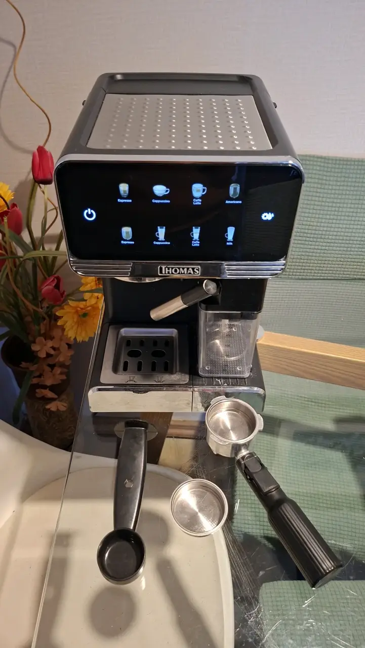 Cafetera espresso Thomas con pantalla táctil - 2