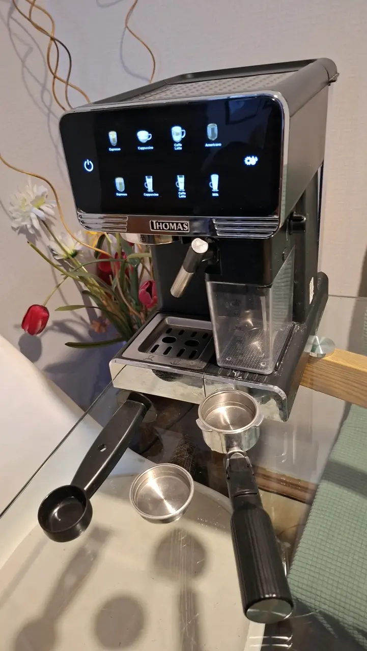 Cafetera espresso Thomas con pantalla táctil - 3