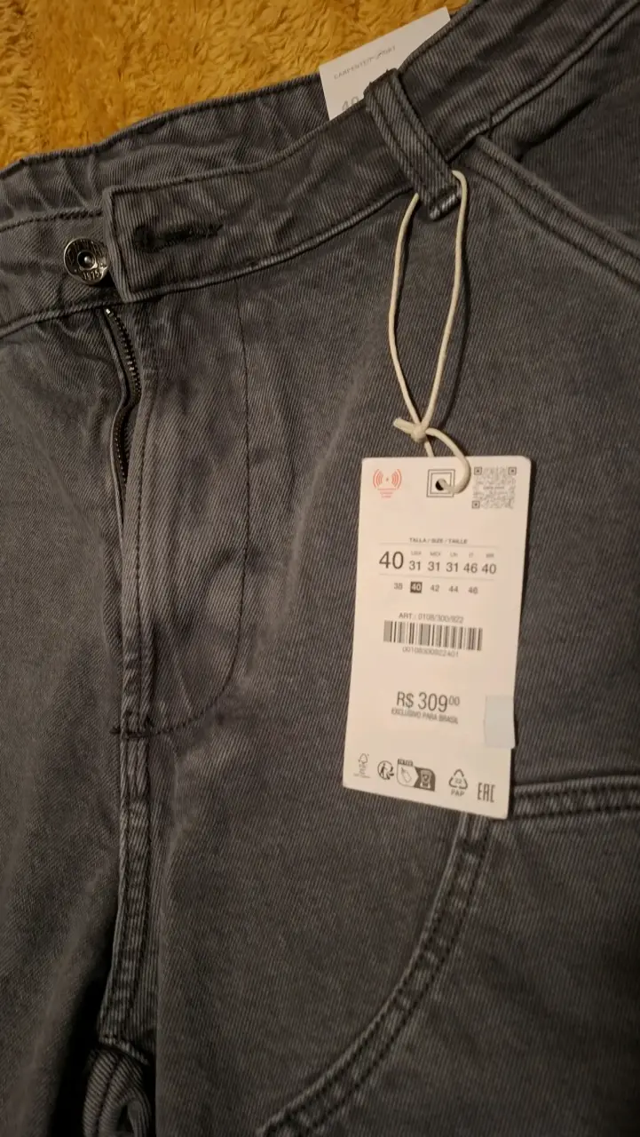 Shorts de mezclilla gris con bolsillos grandes - 3