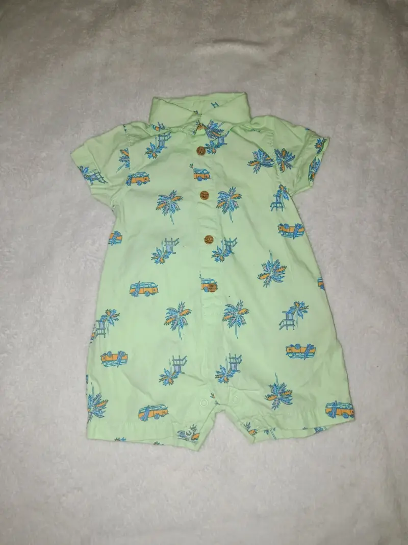 Enterito de bebé estampado verde