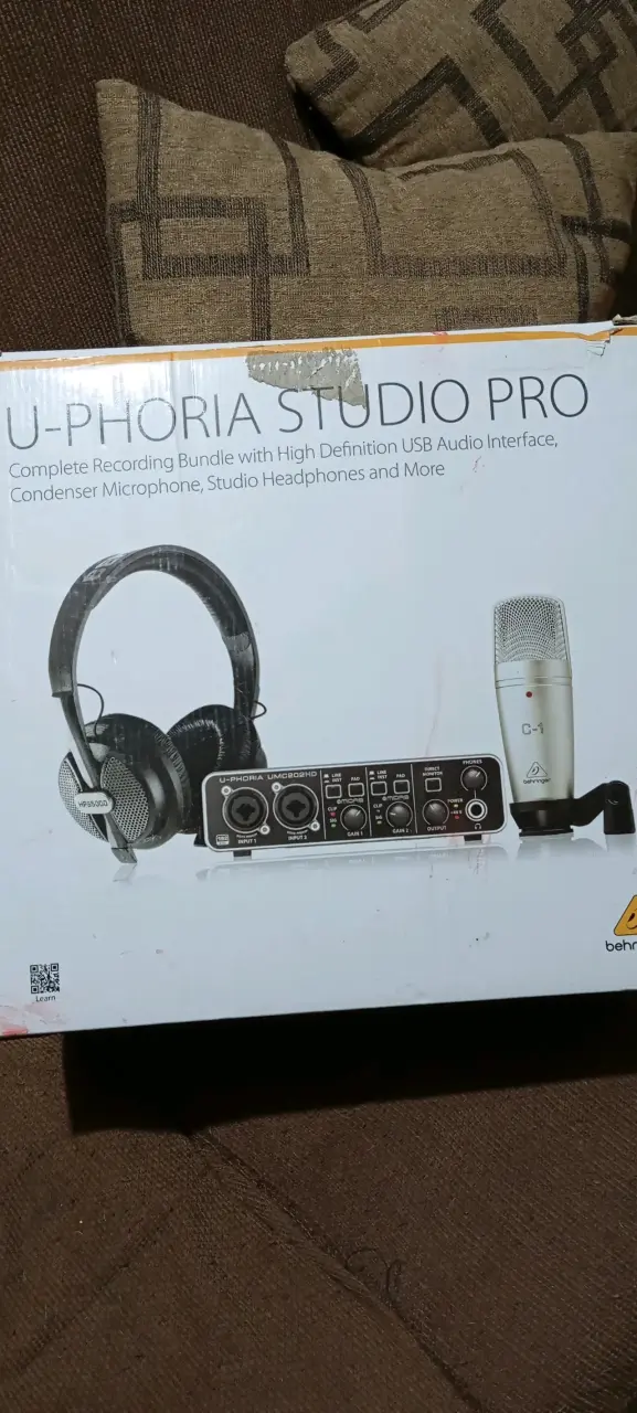 Kit de grabación Behringer U-Phoria Studio Pro - 1