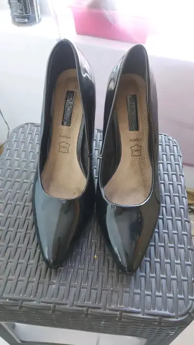 Zapatos de tacón negro Marquis elegantes - miniatura 1