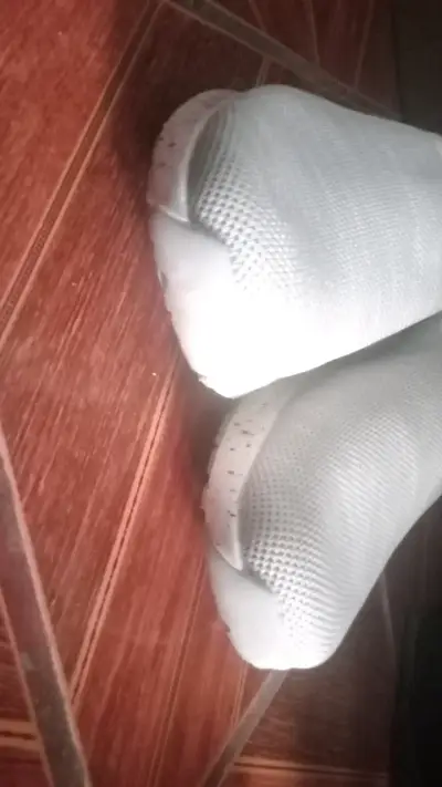 Zapatillas deportivas blancas sin cordones - miniatura 3