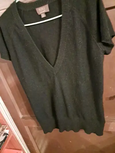 Chaleco negro con bufanda estampada - miniatura 6