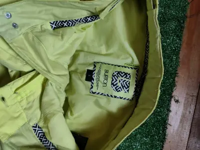 Chaqueta The North Face y pantalón Burton ambosx30 - miniatura 3
