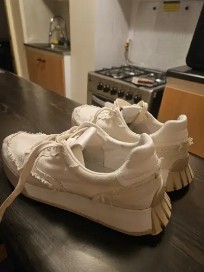 Zapatillas beige Zara numero 38 - miniatura 3