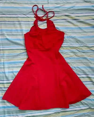 Vestido rojo sin mangas elegante - miniatura 2