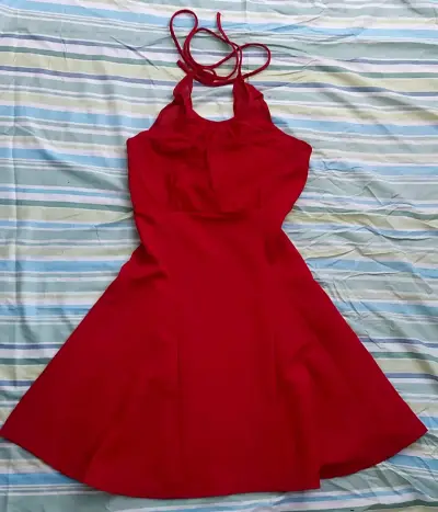 Vestido rojo sin mangas elegante - miniatura 3