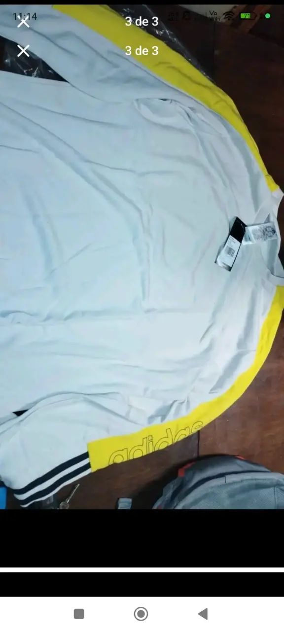 Polerón Adidas blanco con detalles amarillos - 2