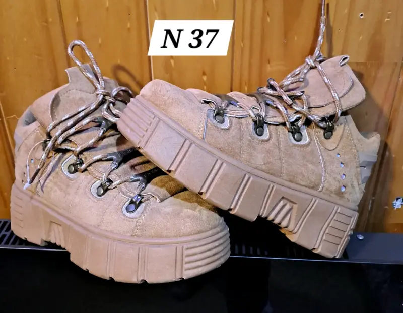 Botas de plataforma beige talla 37