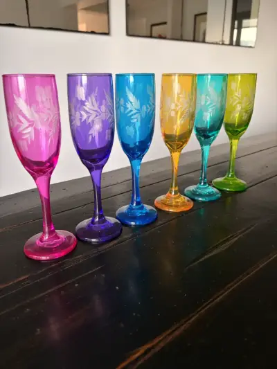 Set de copas de colores grabadas - miniatura 1
