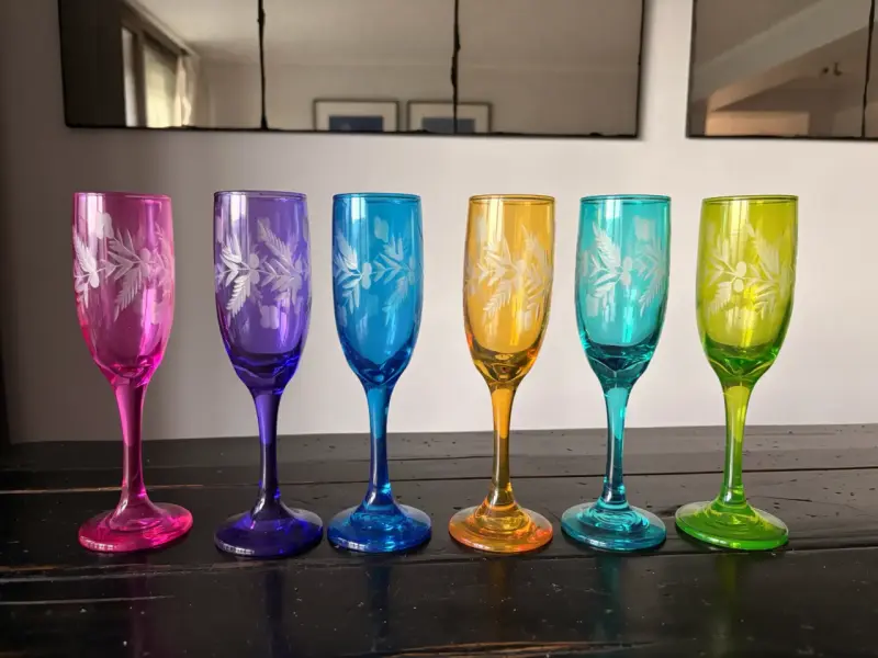 Set de copas de colores grabadas - 2