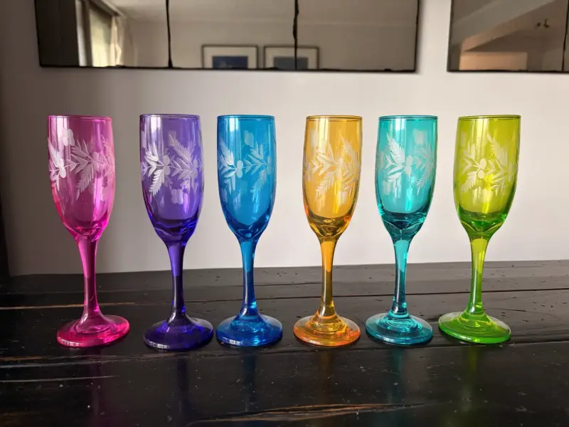 Set de copas de colores grabadas - 3