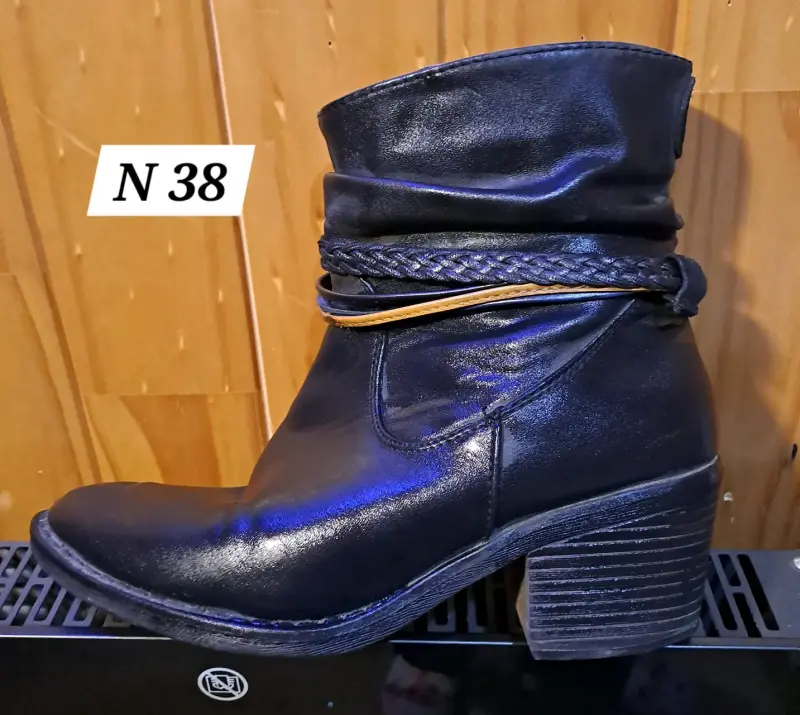 Botines de cuero negro talla 38