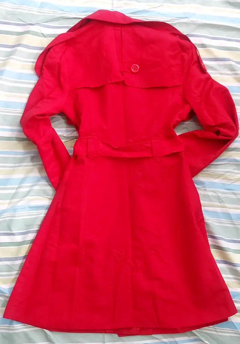Abrigo rojo de mujer con cinturón - 2