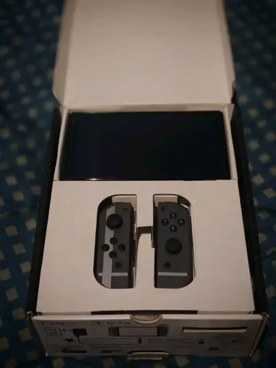 Nintendo Switch OLED con Super Smash Bros Ultimate - miniatura 5