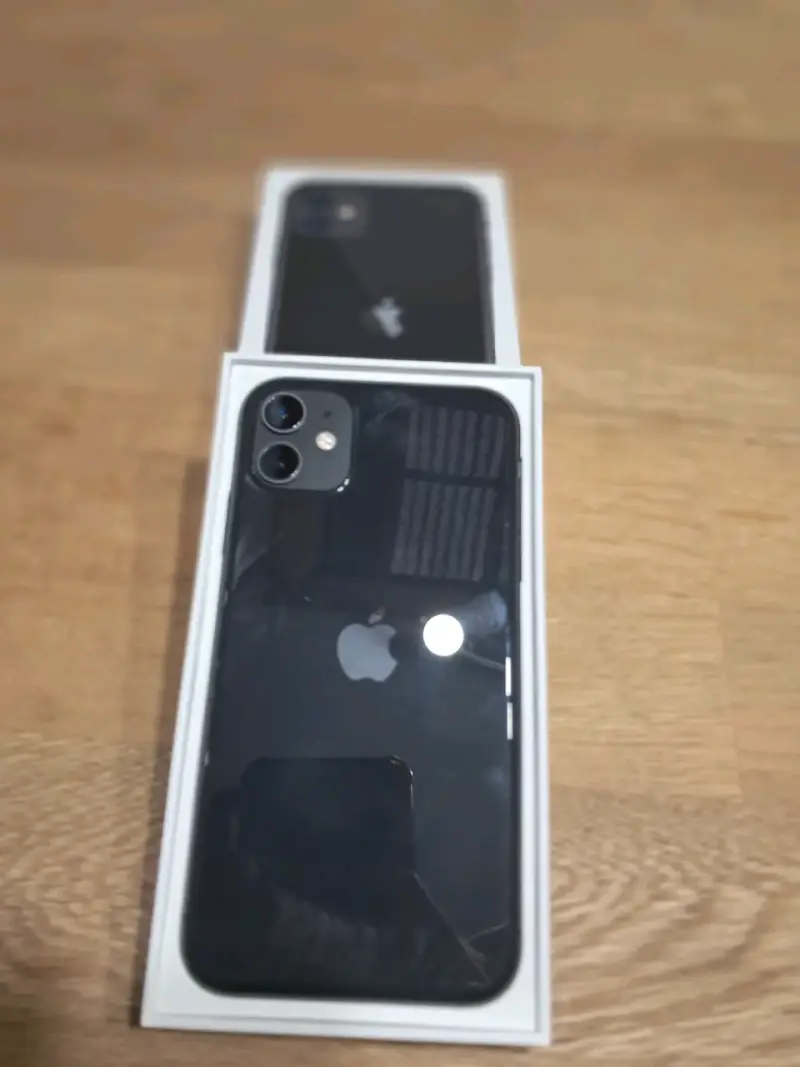 iPhone 11 negro 78% de baterĂa - 4
