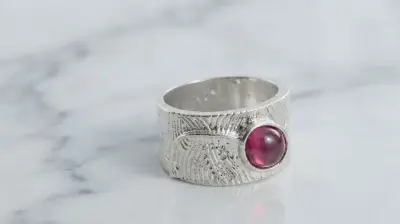 Anillo de Banda Ancha con Textura Orgánica - miniatura 1