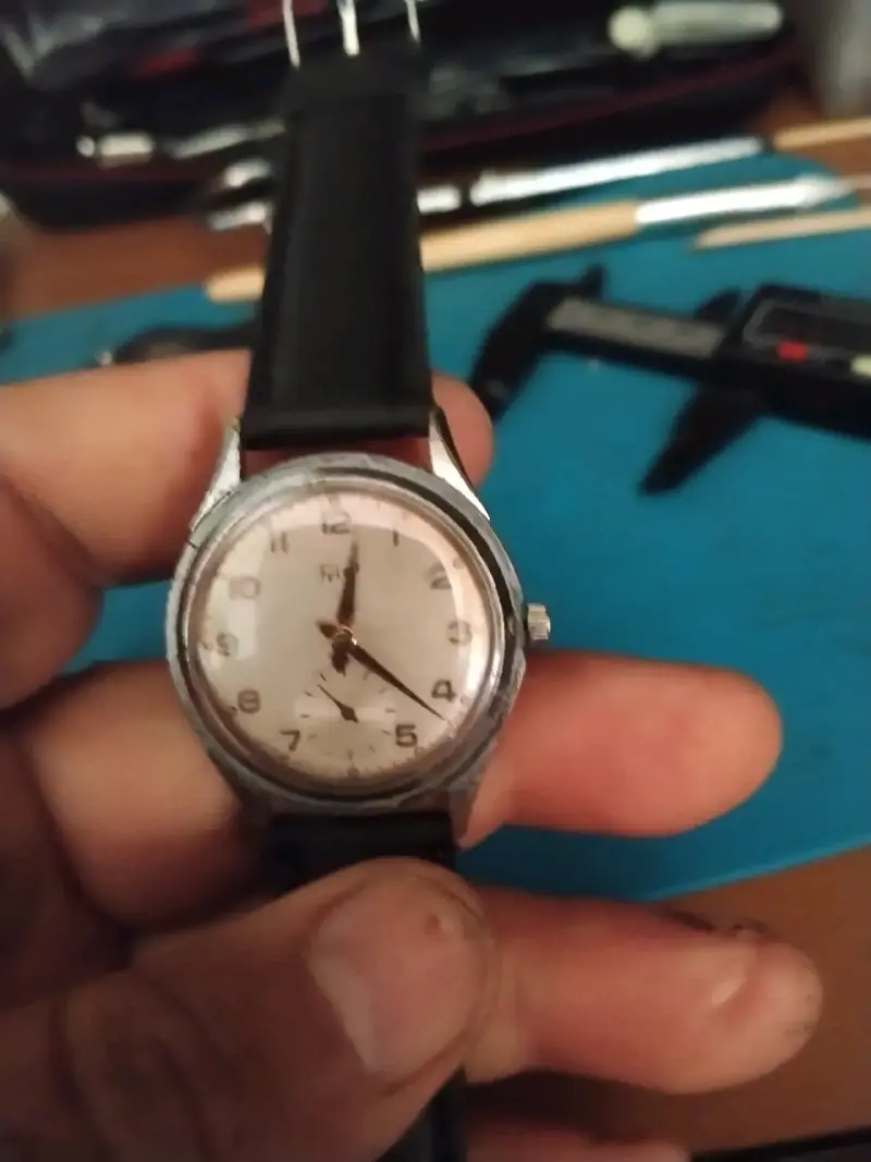Reloj vintage Felca con correa negra - 2