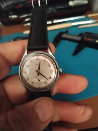 Reloj vintage Felca con correa negra - miniatura 2