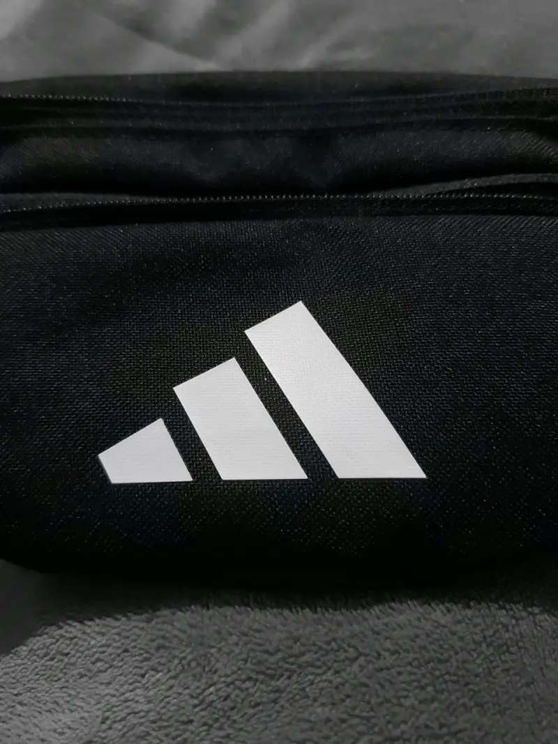 Riñonera Adidas negra deportiva - 1