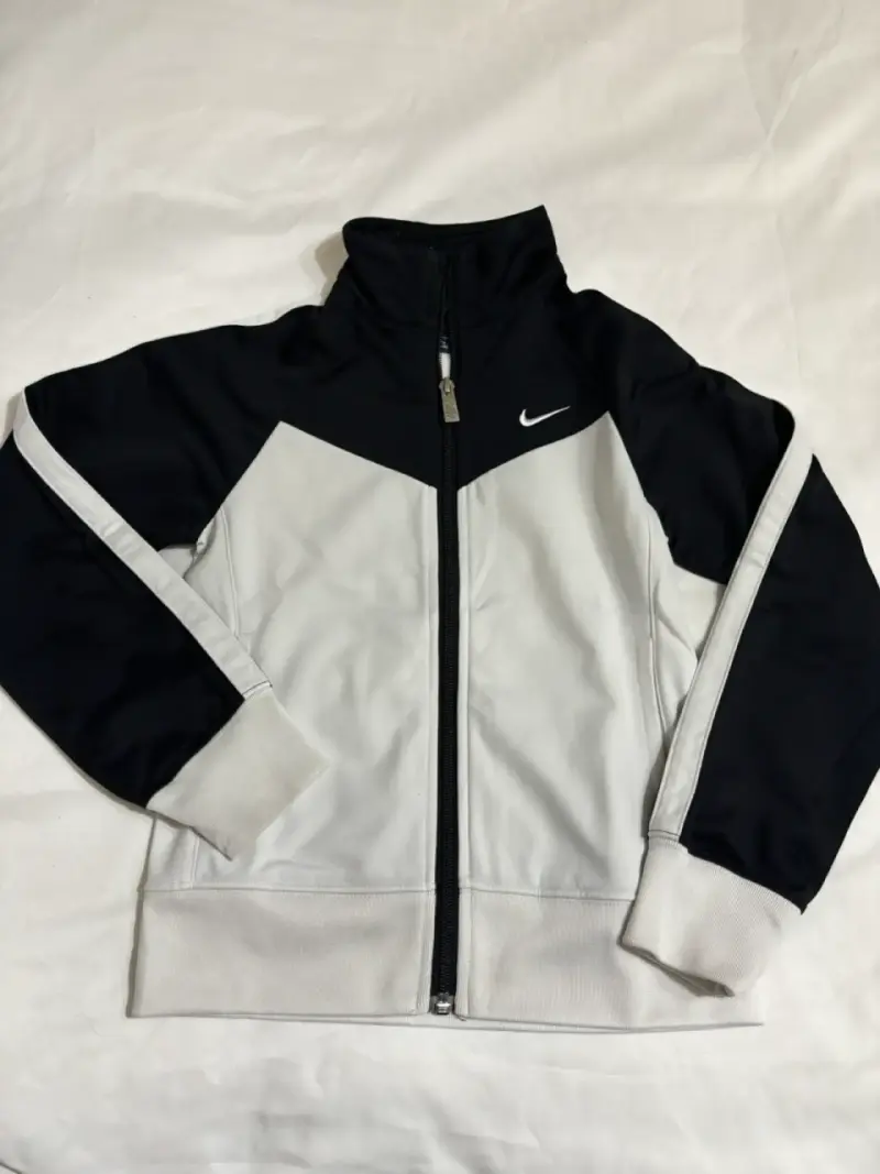 Chaqueta deportiva Nike bicolor con cierre