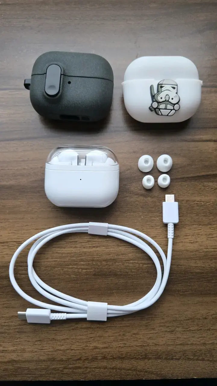 Audífonos inalámbricos con estuche y accesorios - 1