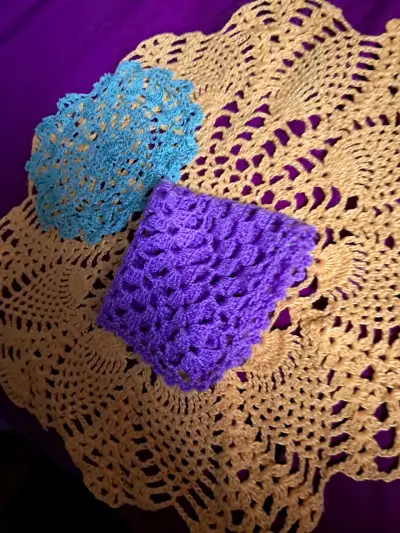 Set de tapetes tejidos a crochet coloridos - miniatura 1