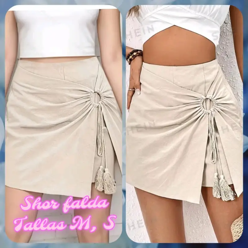 Falda corta beige con detalle de nudo