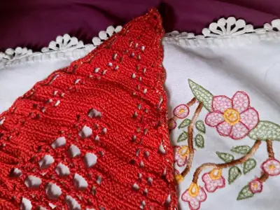 MANÞELIÞ9STEJIDA a crochet roja - miniatura 3