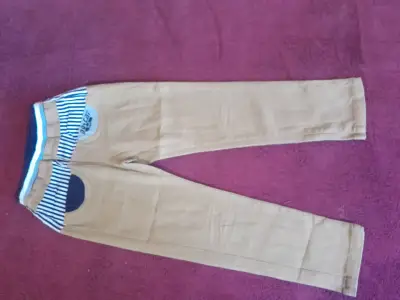 Pantalones infantiles con diseño de bolsillo - miniatura 2