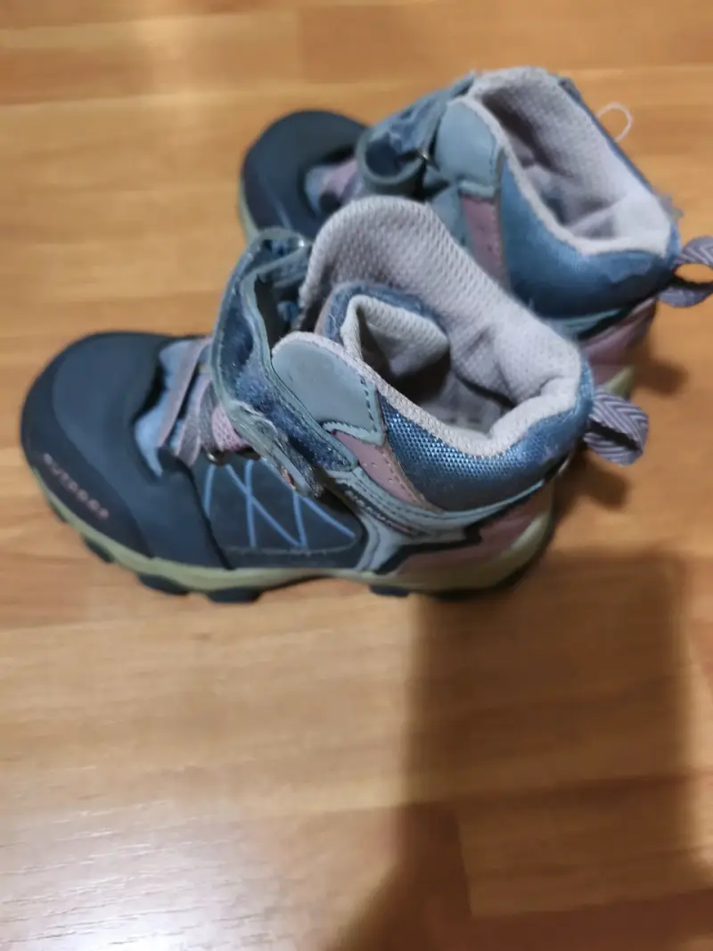 Zapatos de bebé con diseño brillante - 3