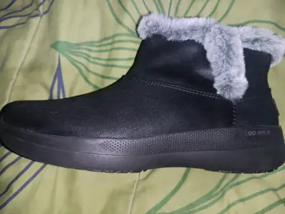 Botines negros con forro de peluche - miniatura 1