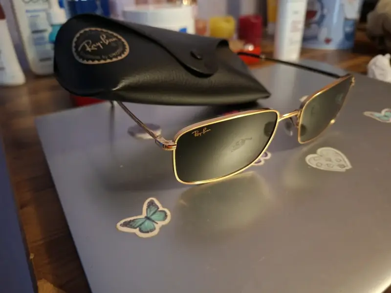 Gafas de sol Ray-Ban doradas clásicas