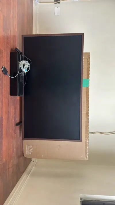 Televisor The Frame Samsung 43 pulgadas con base - miniatura 1