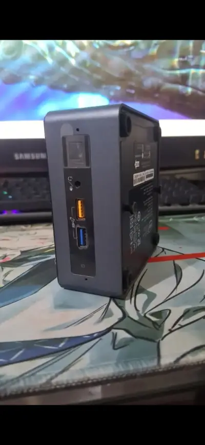 Mini PC compacto con múltiples puertos - miniatura 2