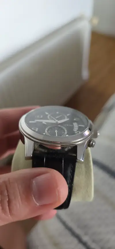 Reloj Guess cronógrafo de cuero negro - miniatura 2